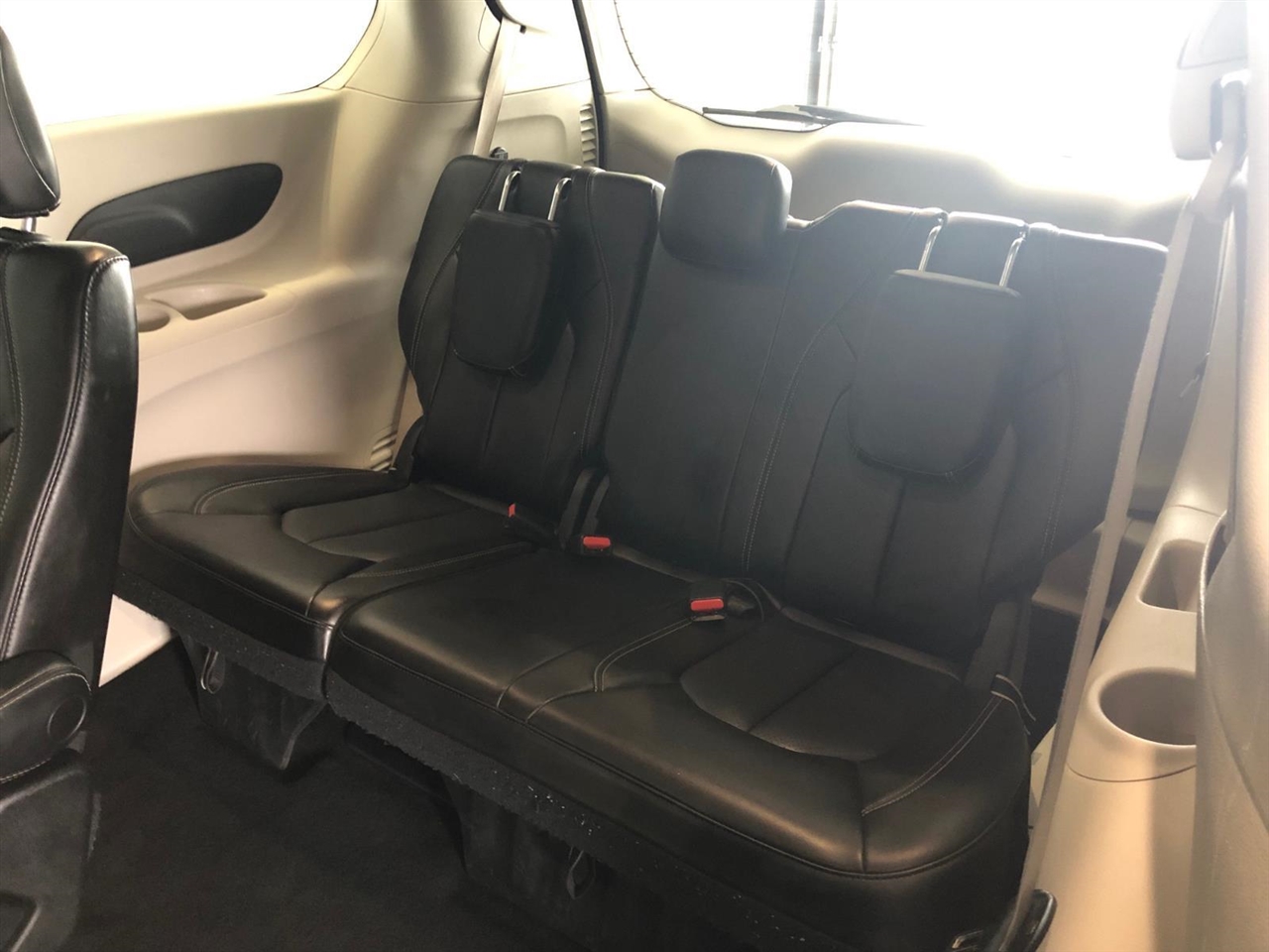 Chrysler Pacifica Touring L FWD 2023