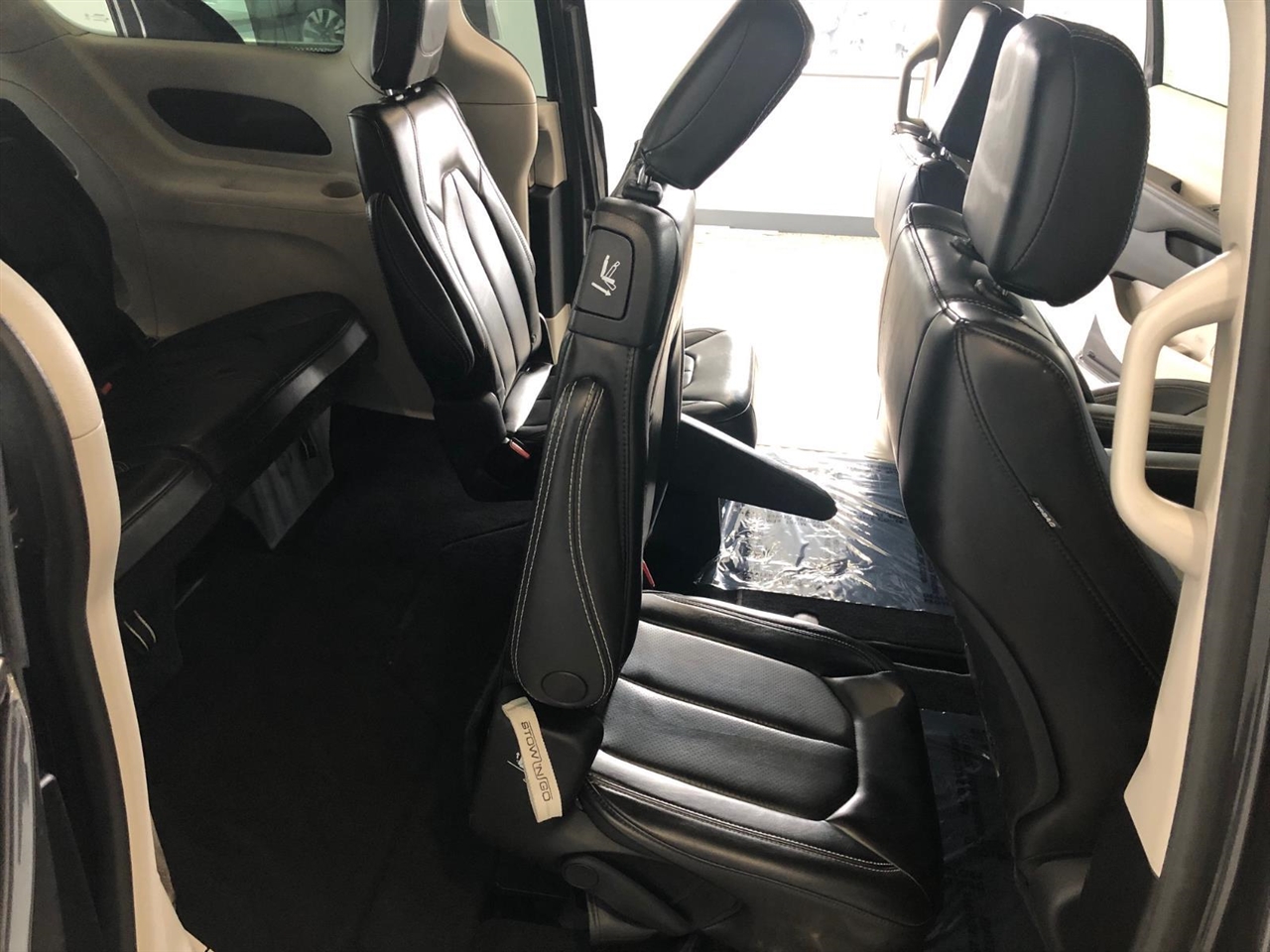 Chrysler Pacifica Touring L FWD 2023