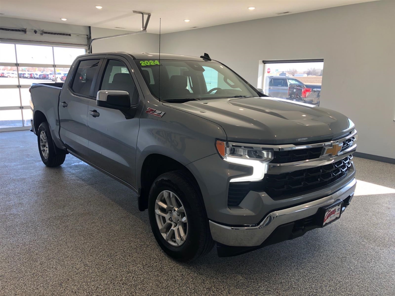 Chevrolet Silverado 1500 4WD Crew Cab 147" LT w/1LT 2024