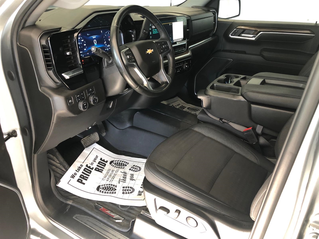 Chevrolet Silverado 1500 4WD Crew Cab 147" LT w/1LT 2024