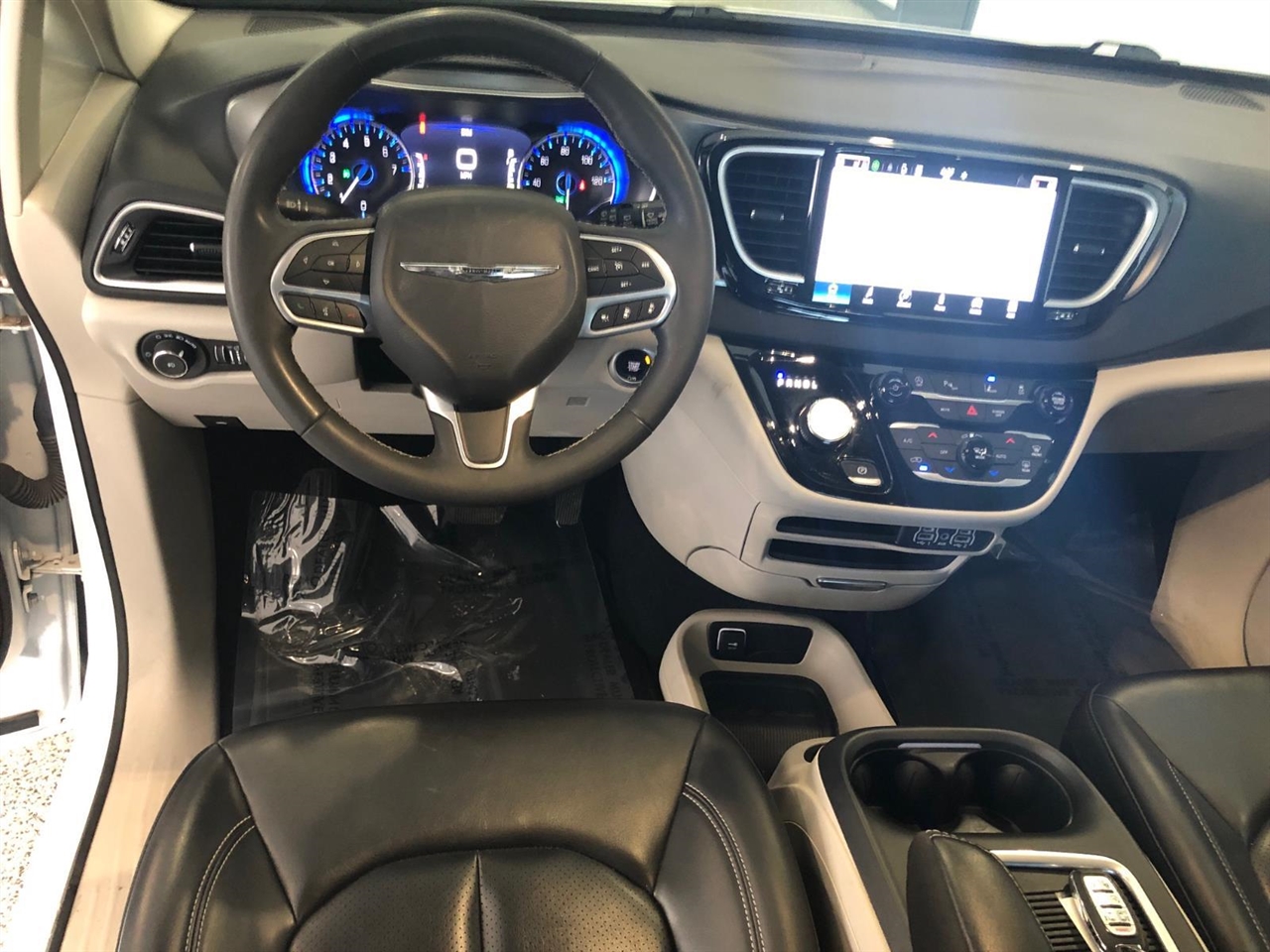 Chrysler Pacifica Touring L FWD 2023
