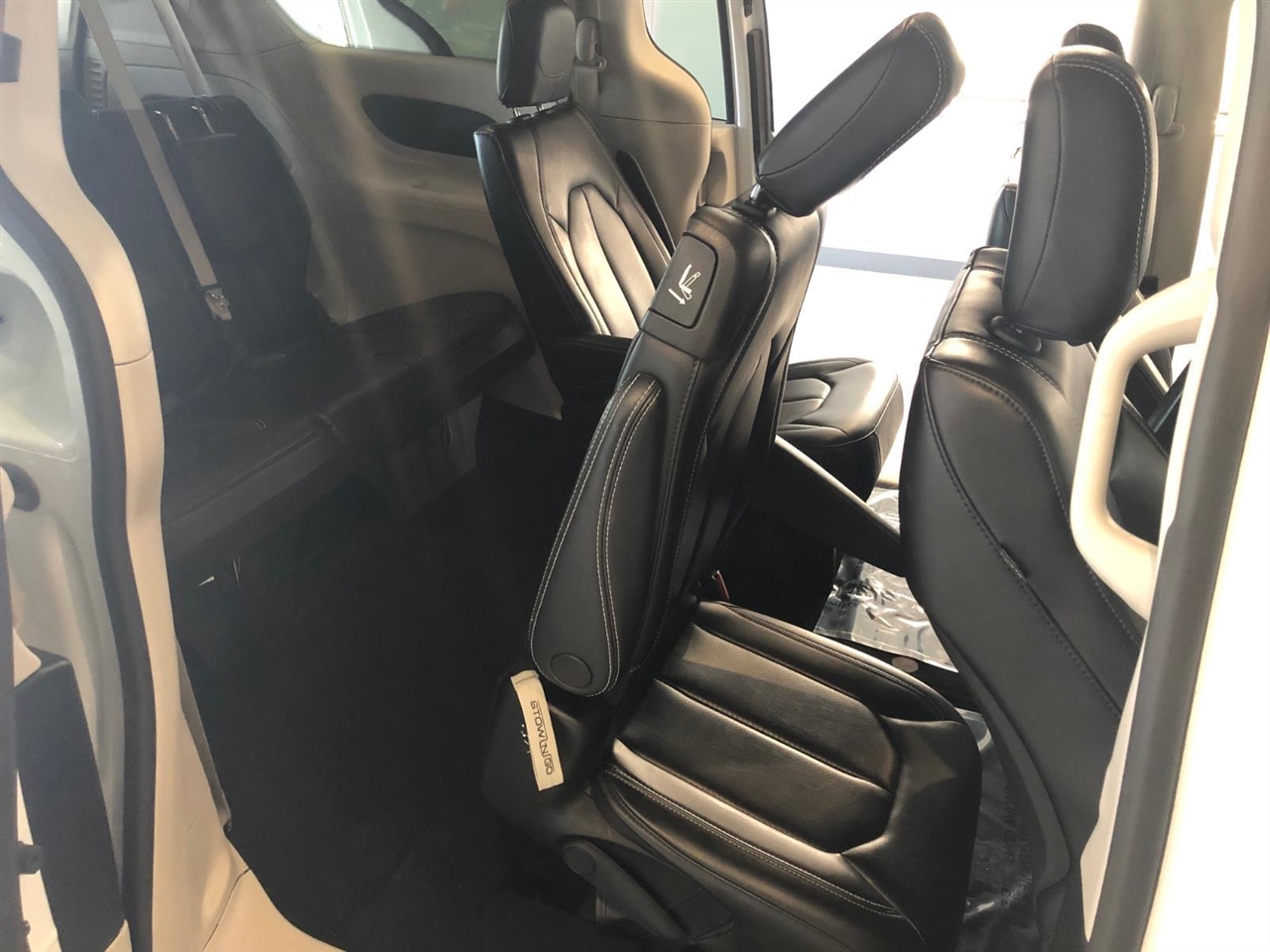 Chrysler Pacifica Touring L FWD 2023