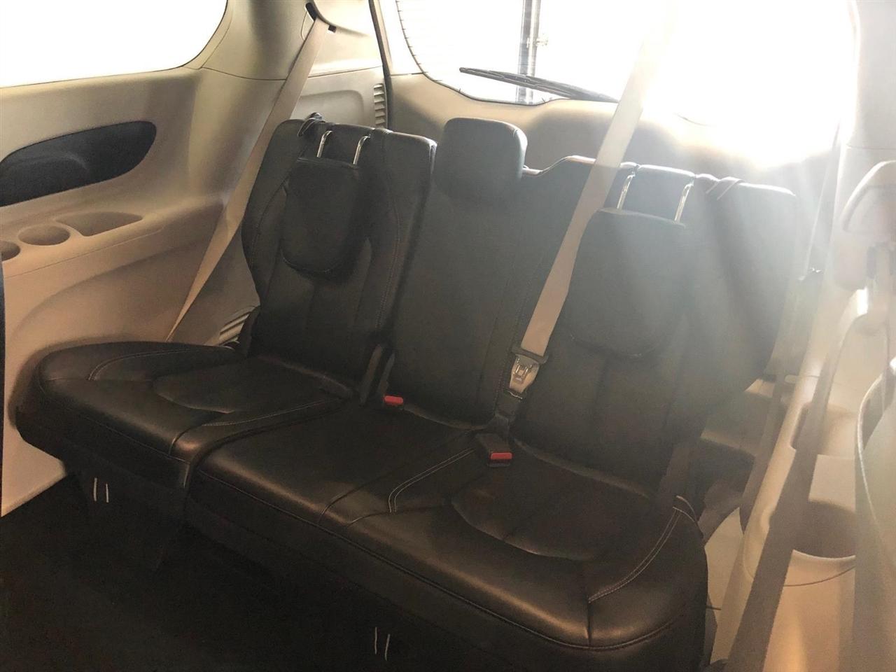 Chrysler Pacifica Touring L FWD 2023