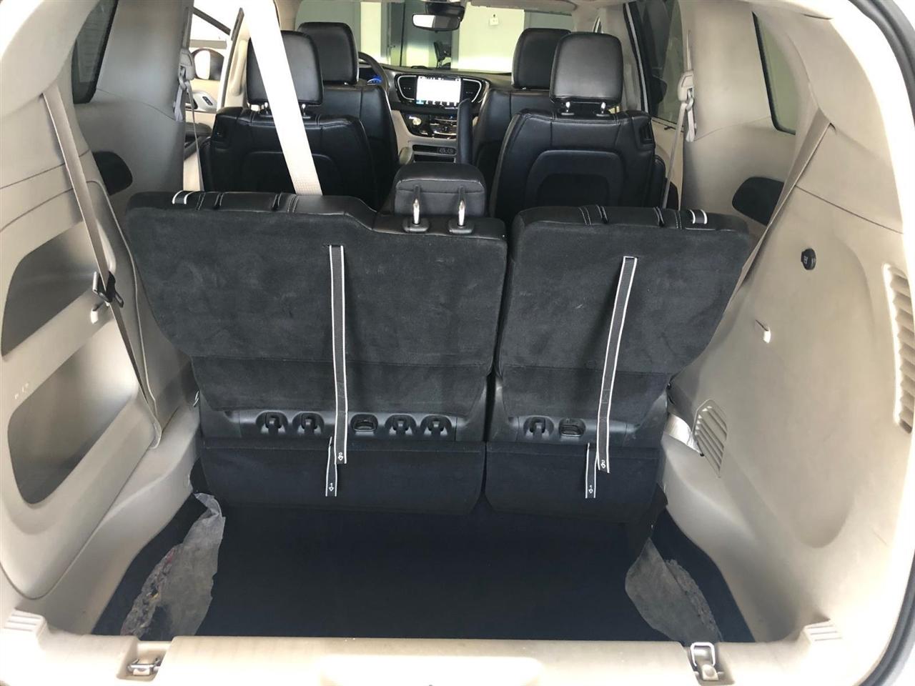 Chrysler Pacifica Touring L FWD 2023