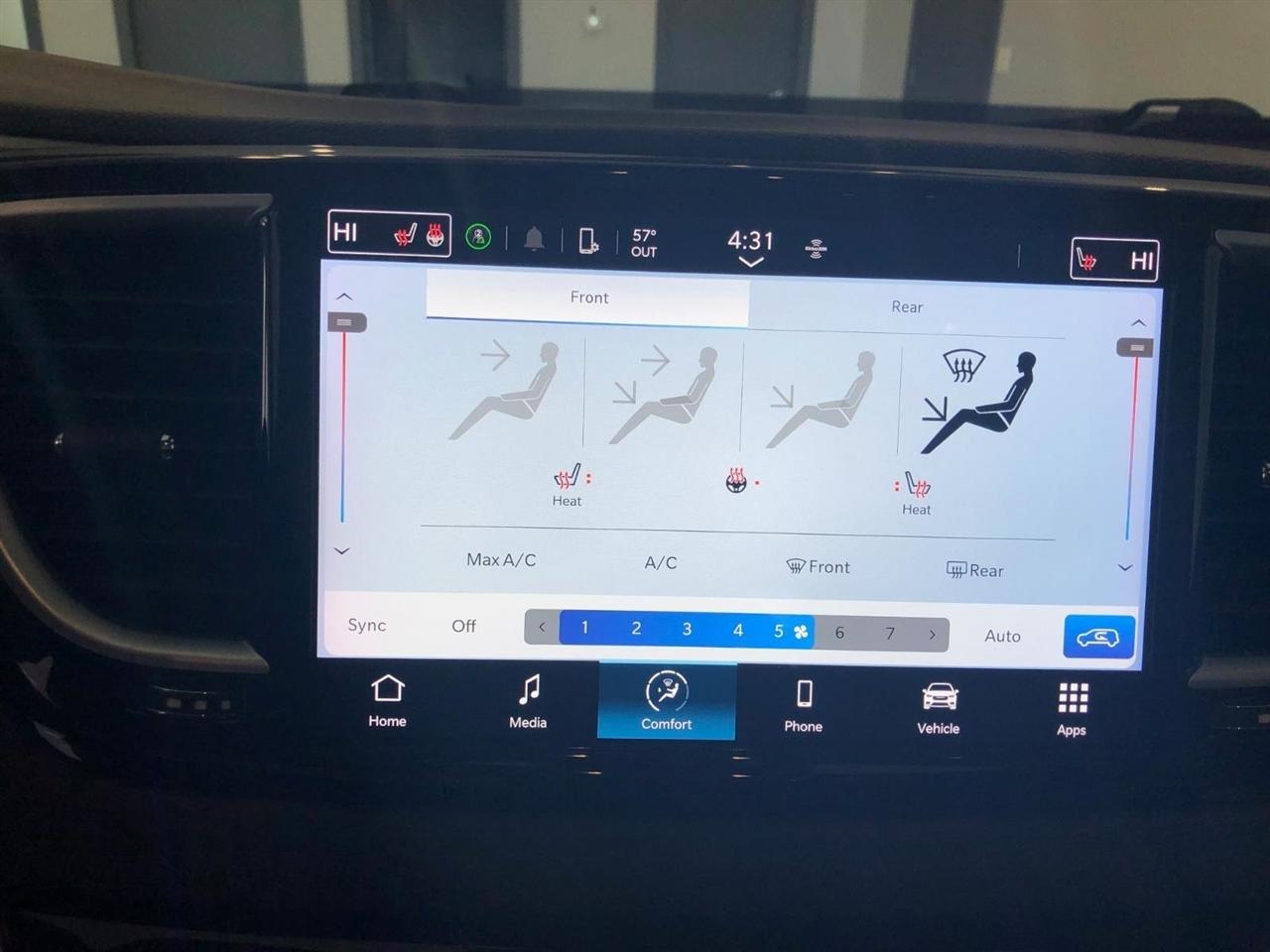 Chrysler Pacifica Touring L FWD 2023