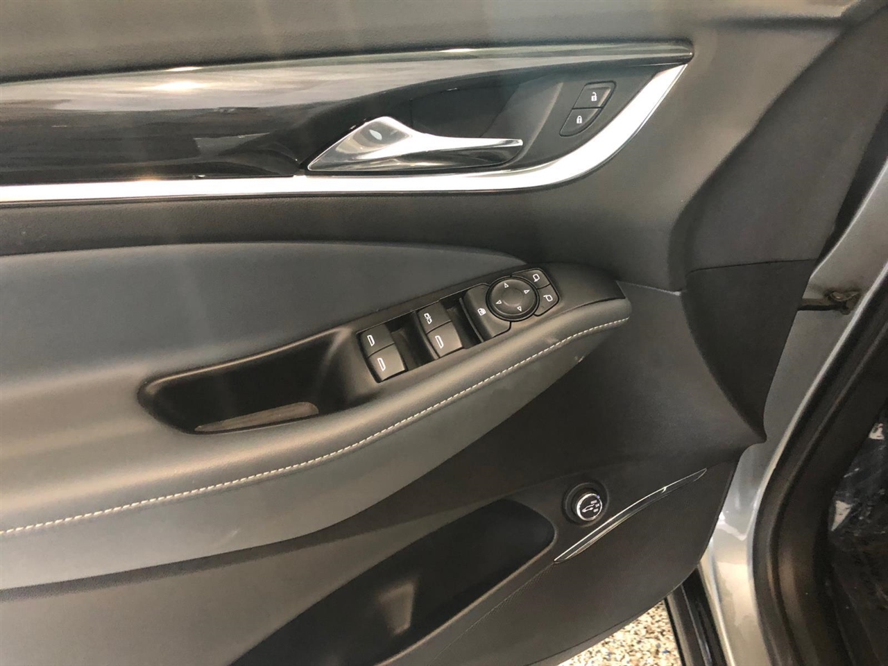 Buick Enclave AWD 4dr Essence 2023