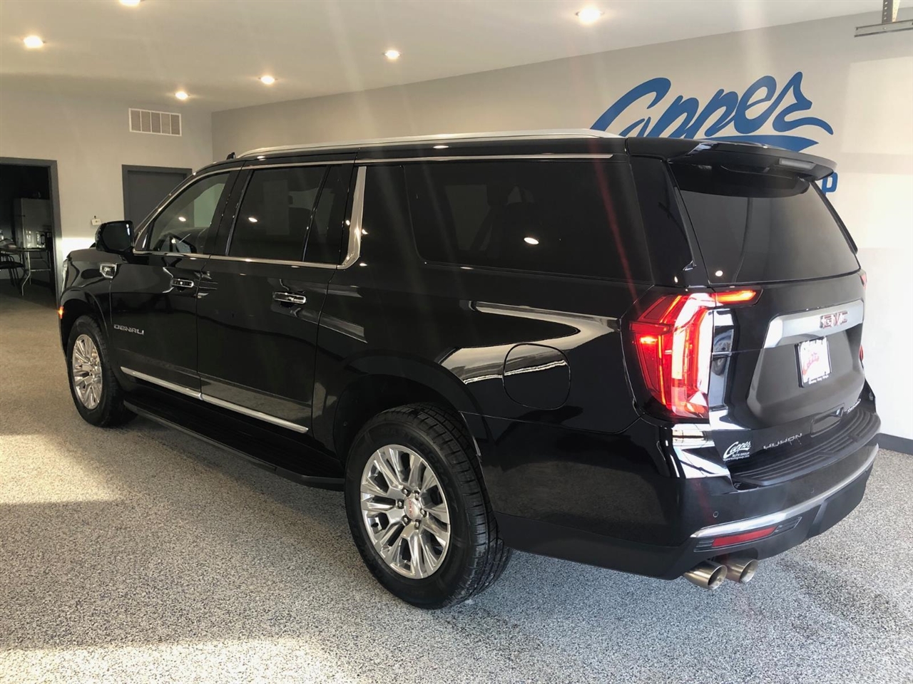 GMC Yukon XL 4WD 4dr Denali 2022