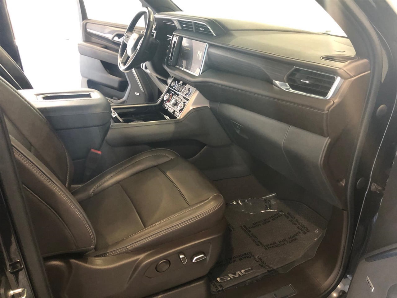 GMC Yukon XL 4WD 4dr Denali 2022