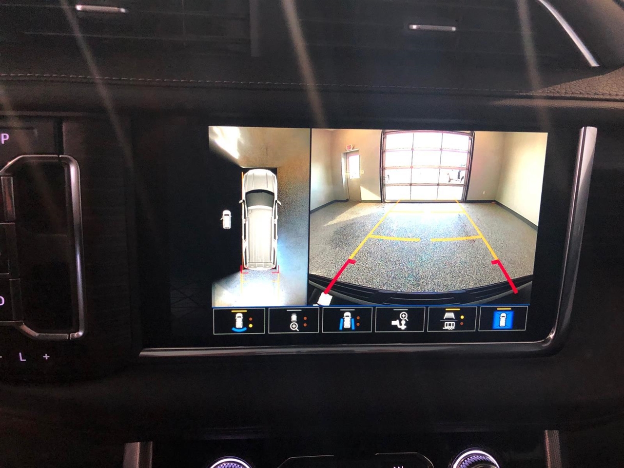 GMC Yukon XL 4WD 4dr Denali 2022