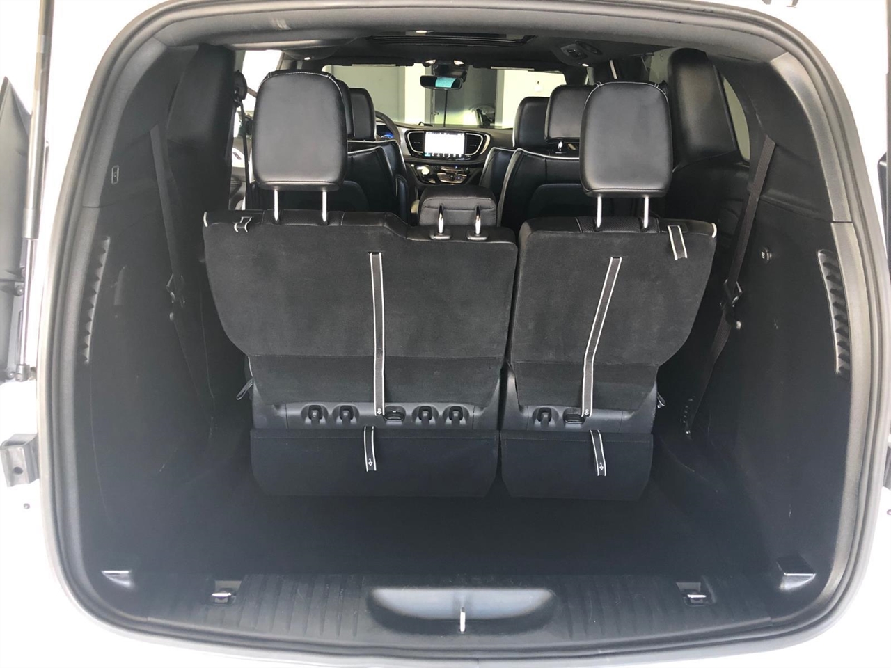 Chrysler Pacifica Limited FWD 2025