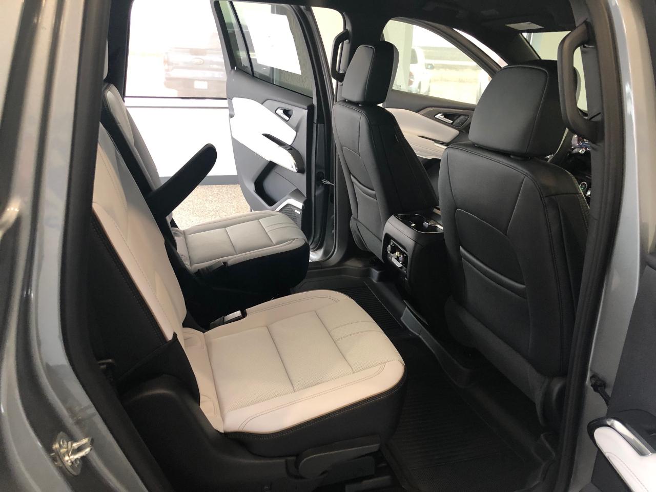 Chevrolet Traverse AWD 4dr High Country w/2LZ 2026