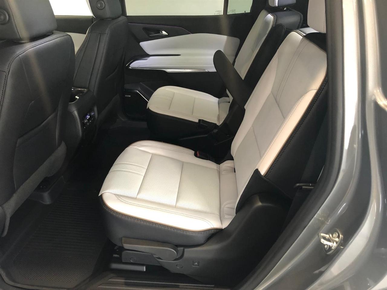 Chevrolet Traverse AWD 4dr High Country w/2LZ 2026