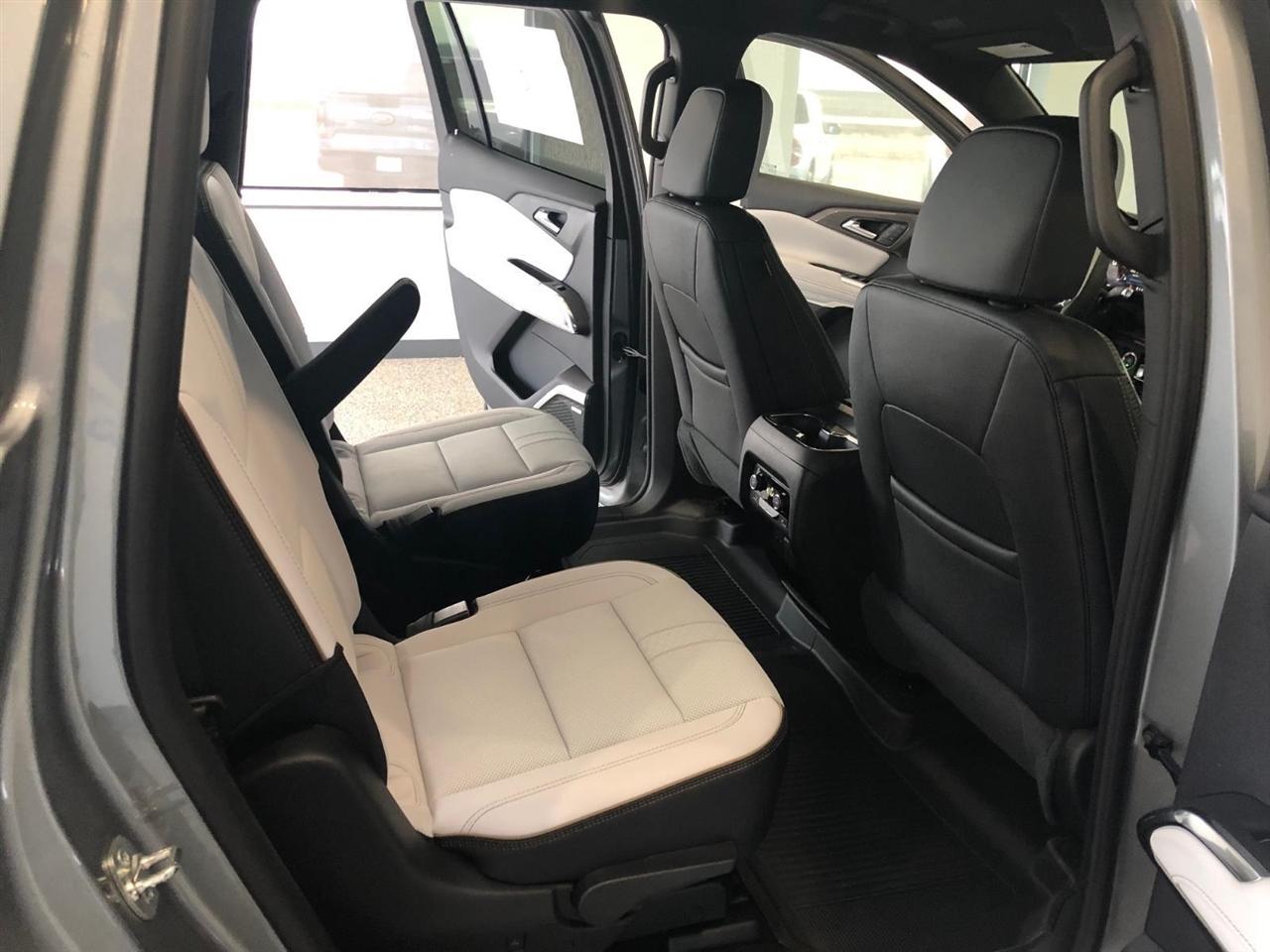 Chevrolet Traverse AWD 4dr High Country w/2LZ 2026