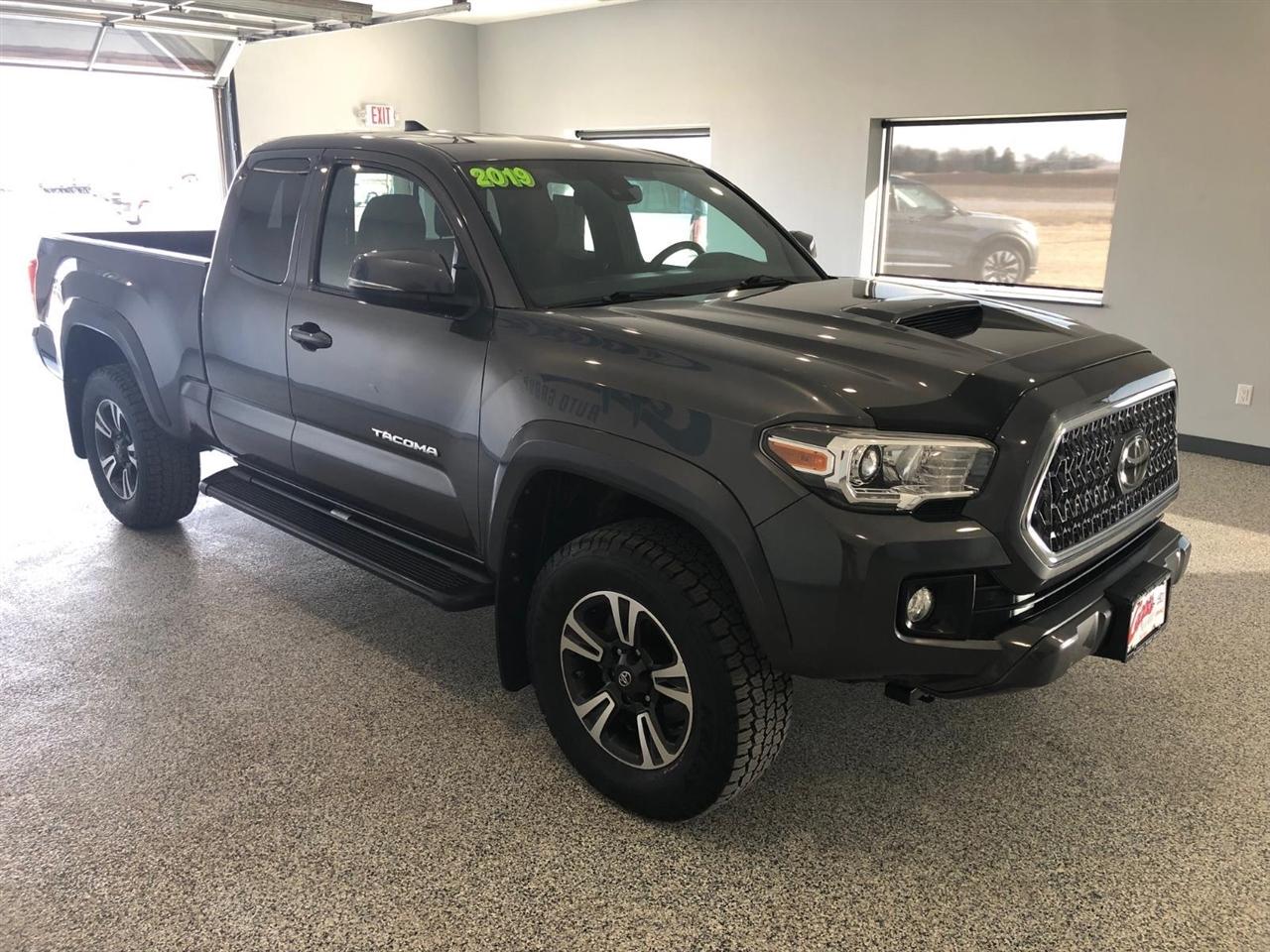 Toyota Tacoma 4WD TRD Sport Access Cab 6' Bed V6 MT (Natl) 2019