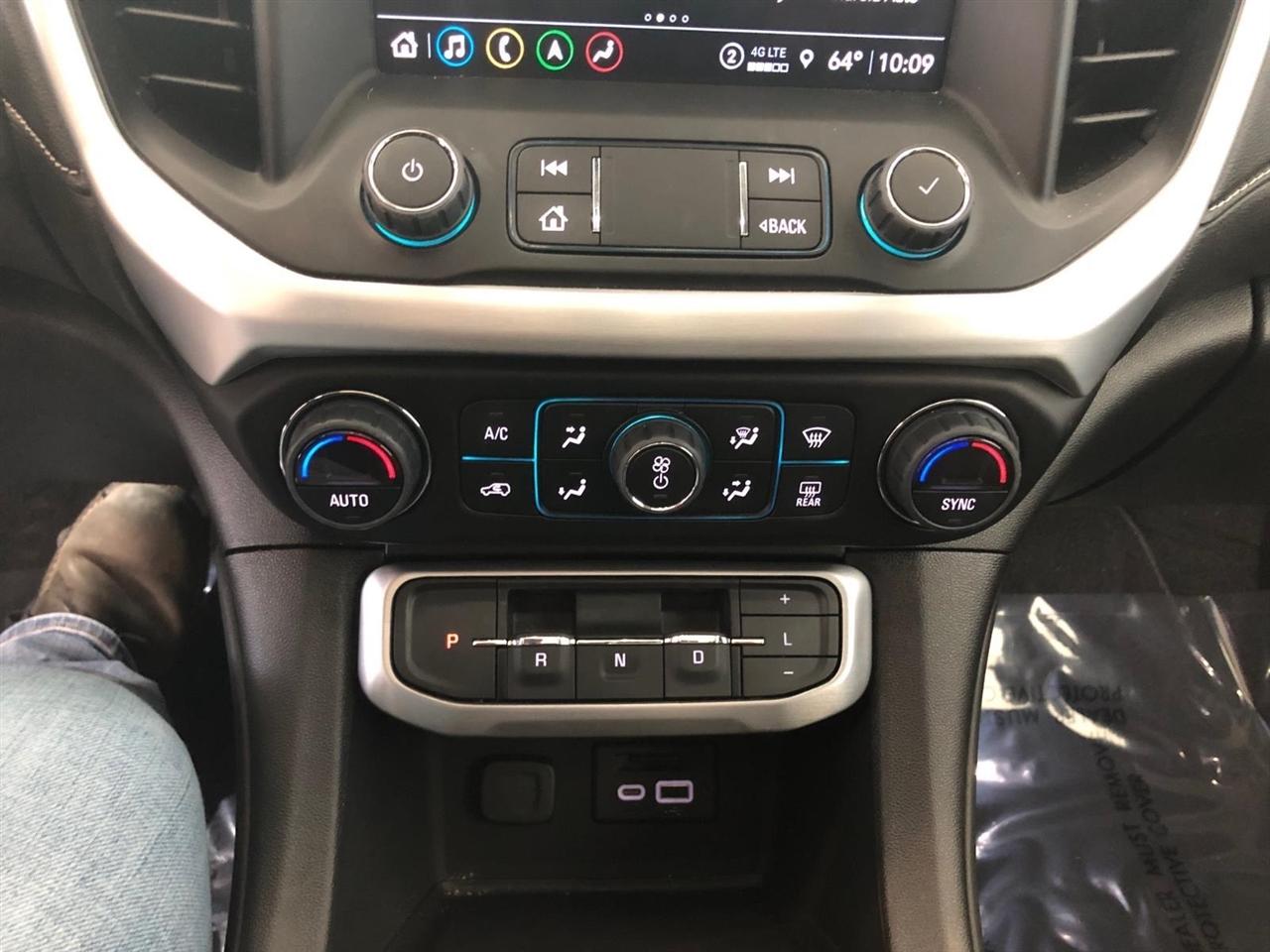 GMC Acadia AWD 4dr SLT 2023