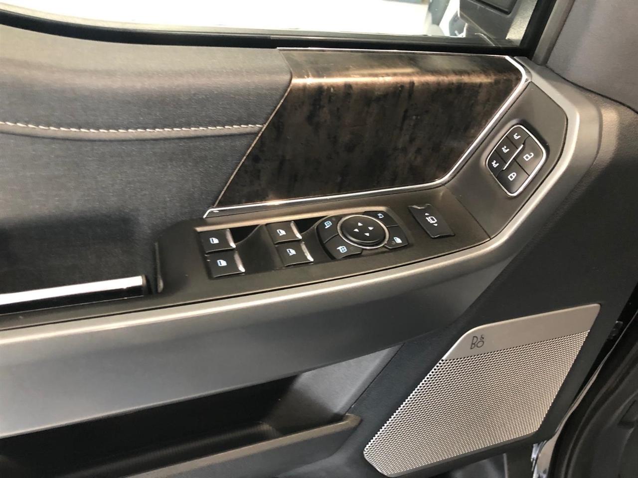 Ford Super Duty F-250 SRW Lariat 4WD Crew Cab 6.75' Box 2024