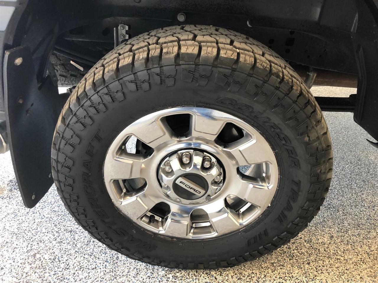 Ford Super Duty F-250 SRW Lariat 4WD Crew Cab 6.75' Box 2024