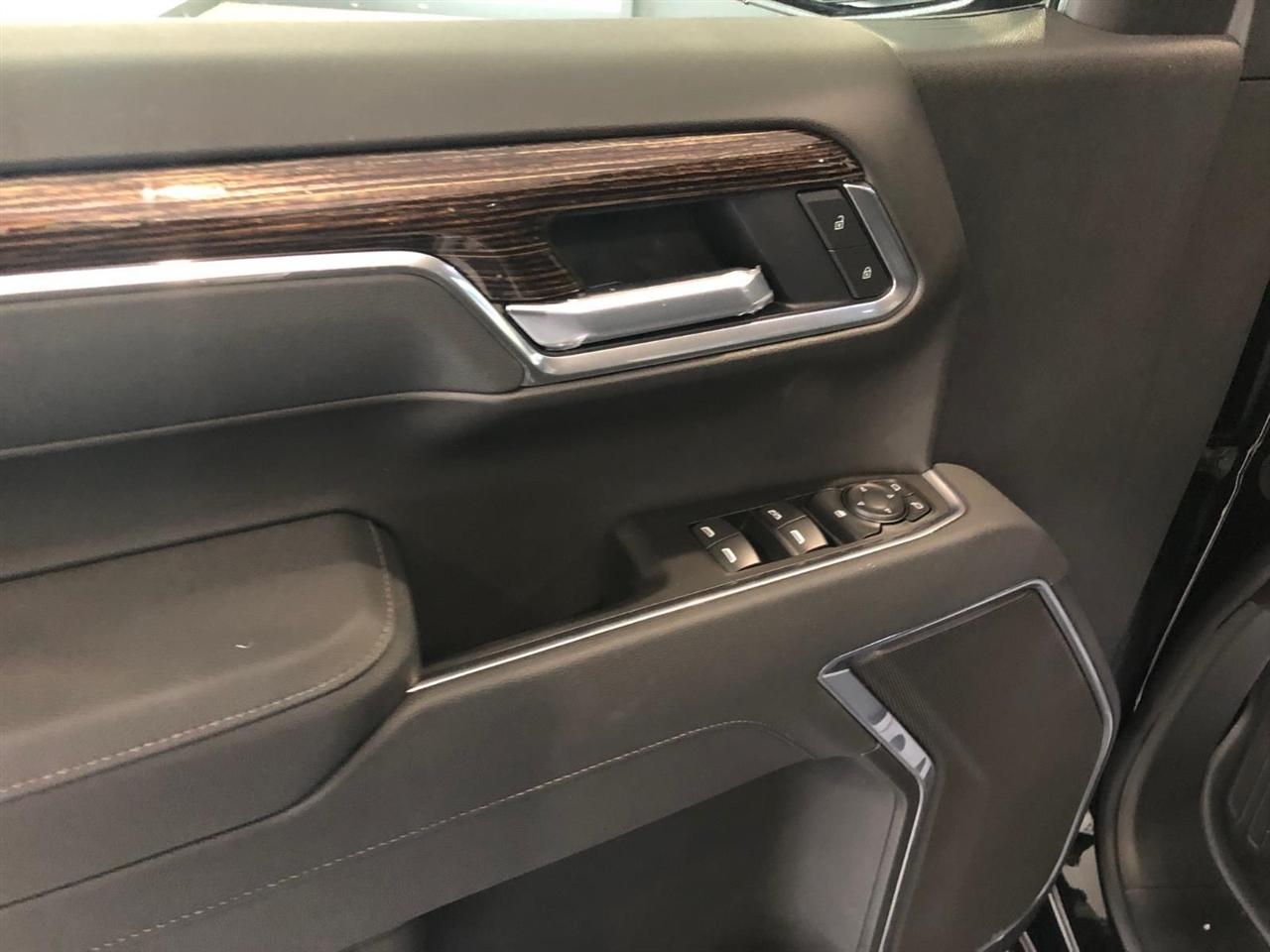 GMC Sierra 1500 4WD Crew Cab 147" SLE 2026