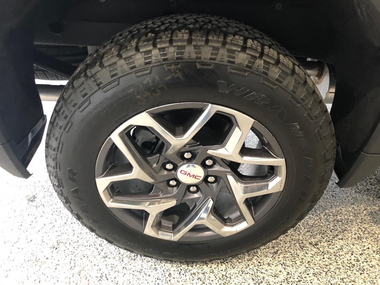 GMC Sierra 1500 4WD Crew Cab 147" SLE 2026