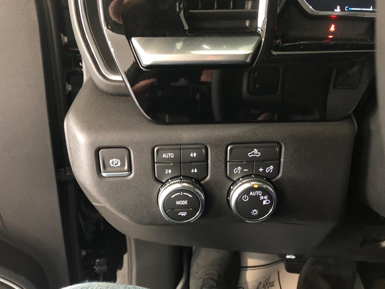 GMC Sierra 1500 4WD Crew Cab 147" SLE 2026