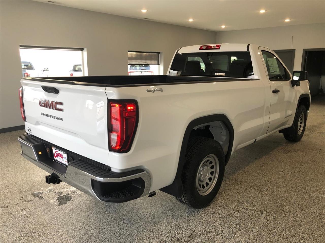 GMC Sierra 1500 4WD Reg Cab 140" Pro 2026