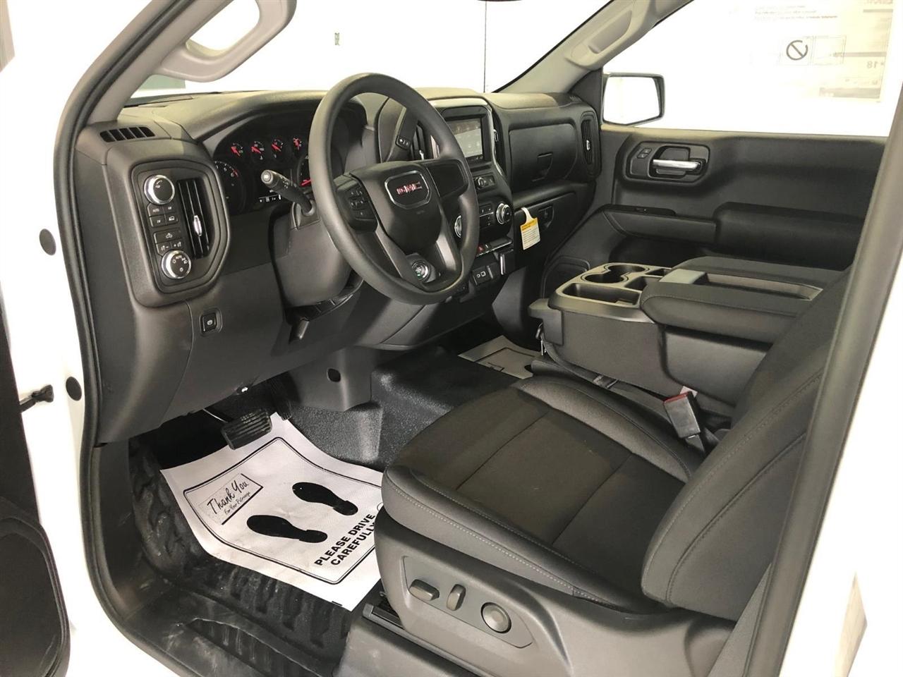 GMC Sierra 1500 4WD Reg Cab 140" Pro 2026