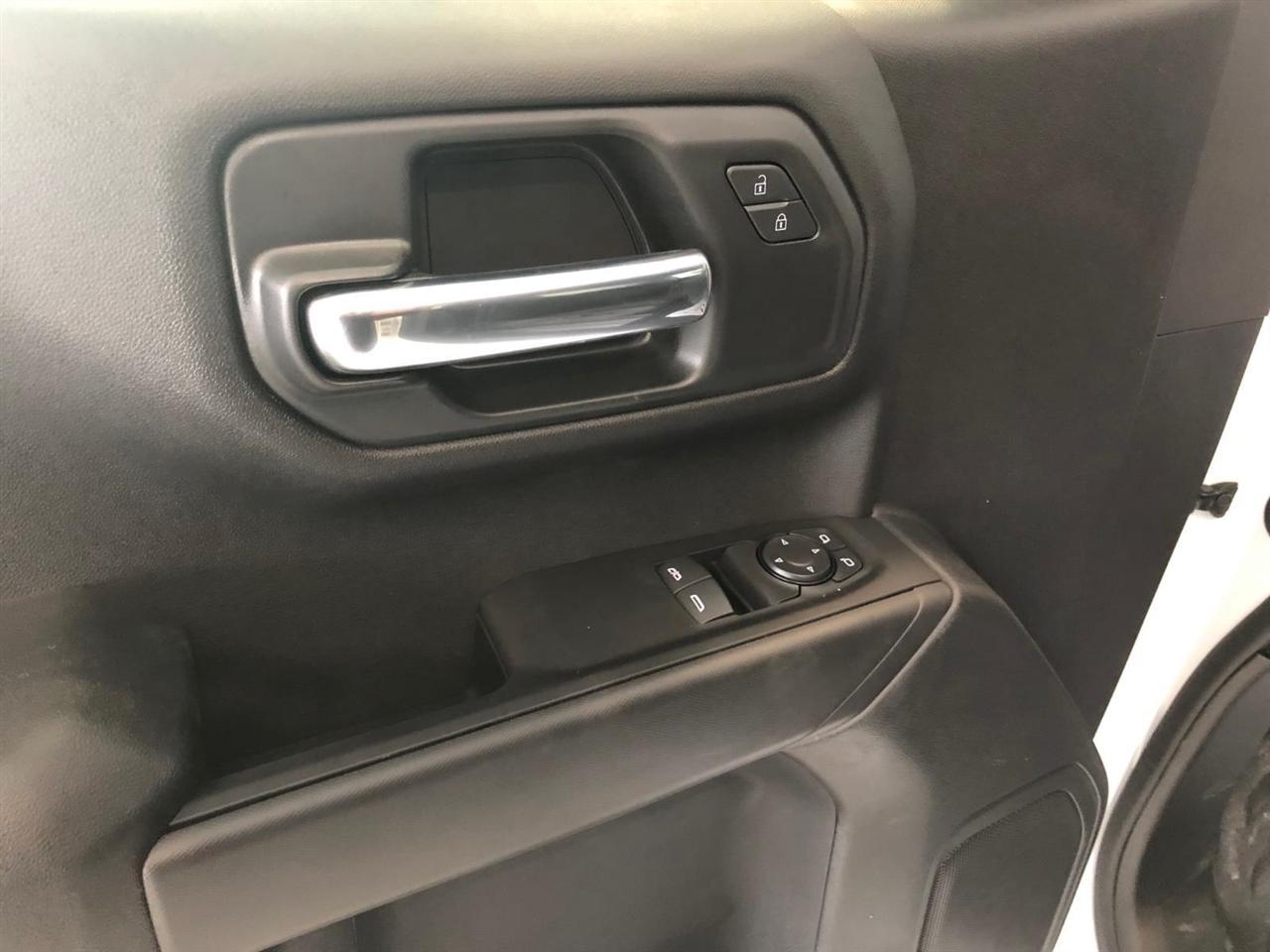 GMC Sierra 1500 4WD Reg Cab 140" Pro 2026