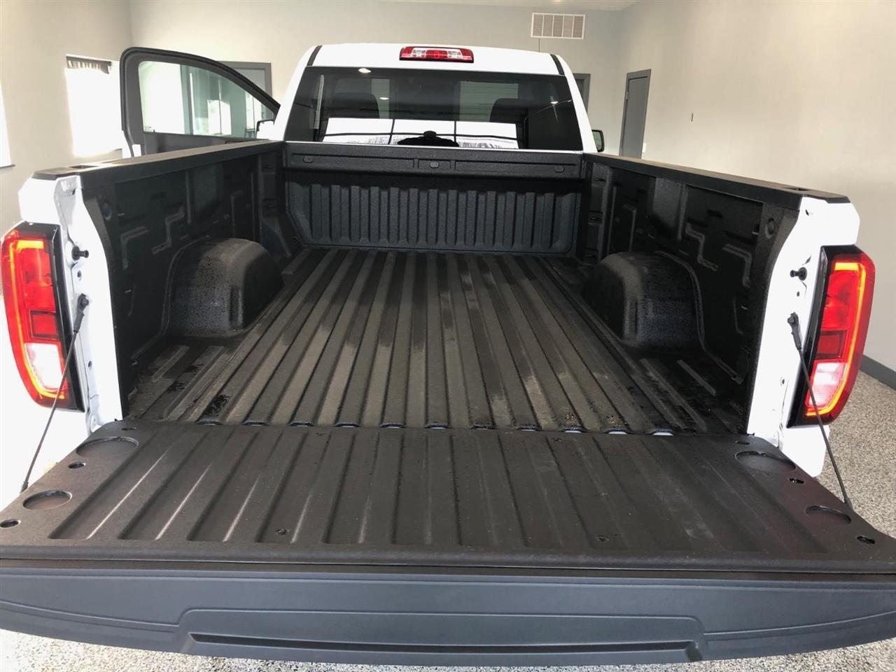 GMC Sierra 1500 4WD Reg Cab 140" Pro 2026