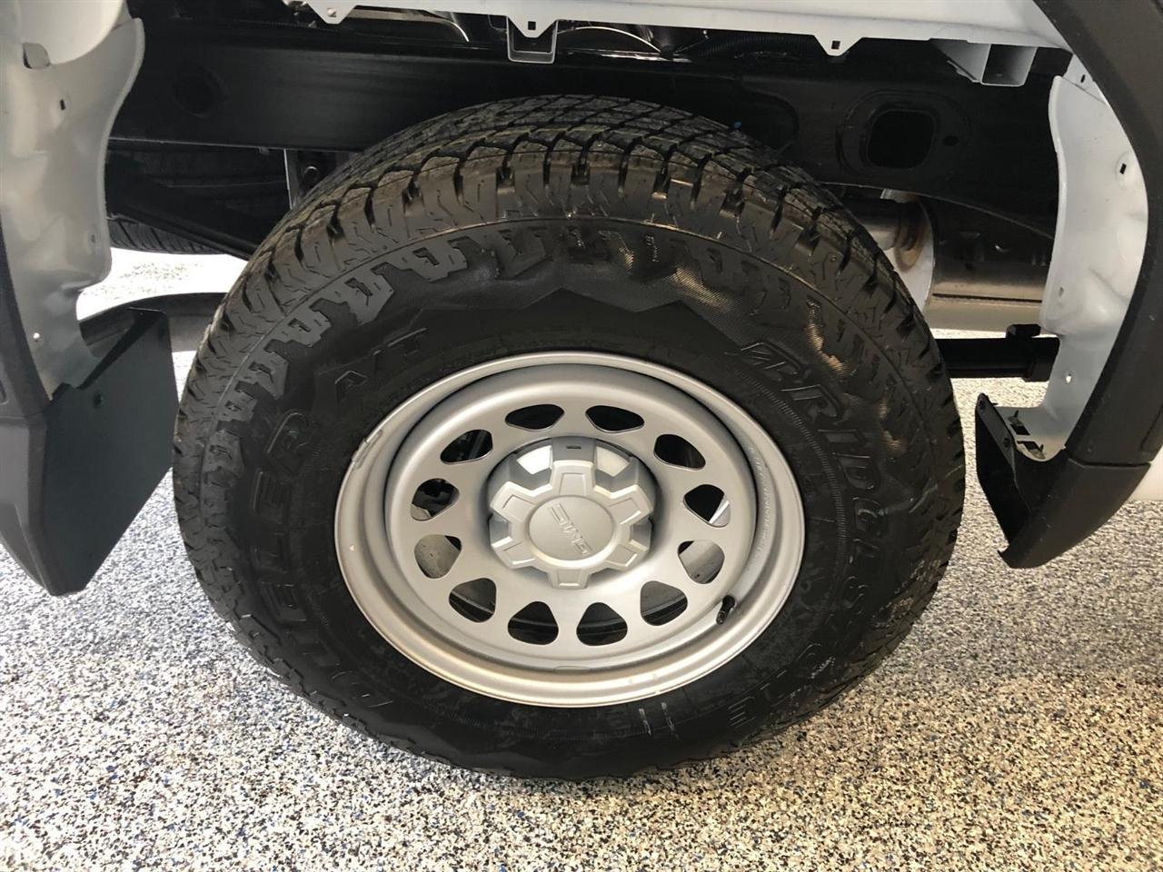 GMC Sierra 1500 4WD Reg Cab 140" Pro 2026