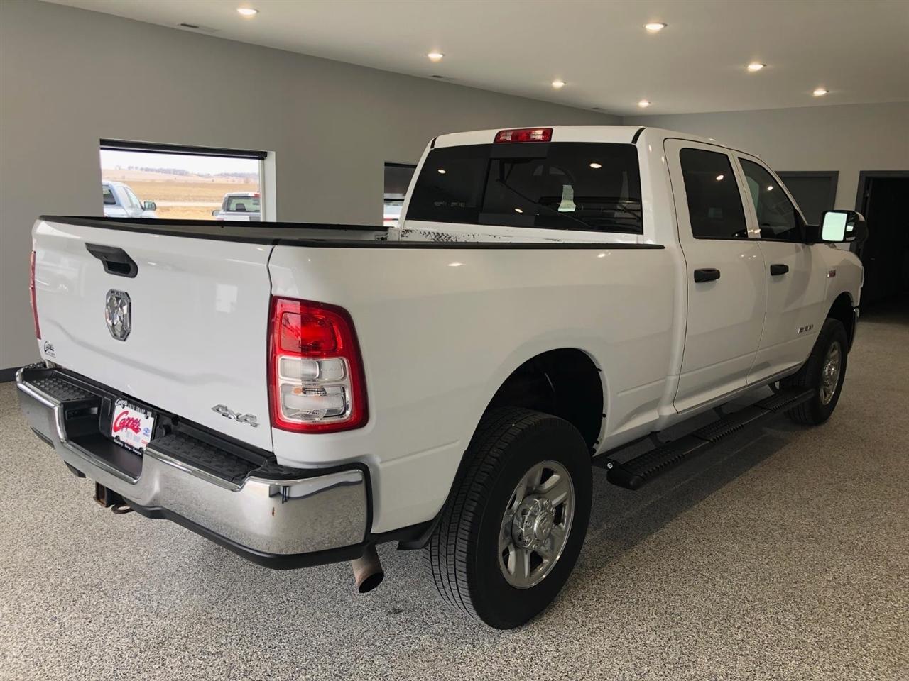 RAM 2500 Tradesman 4x4 Crew Cab 6'4" Box 2020