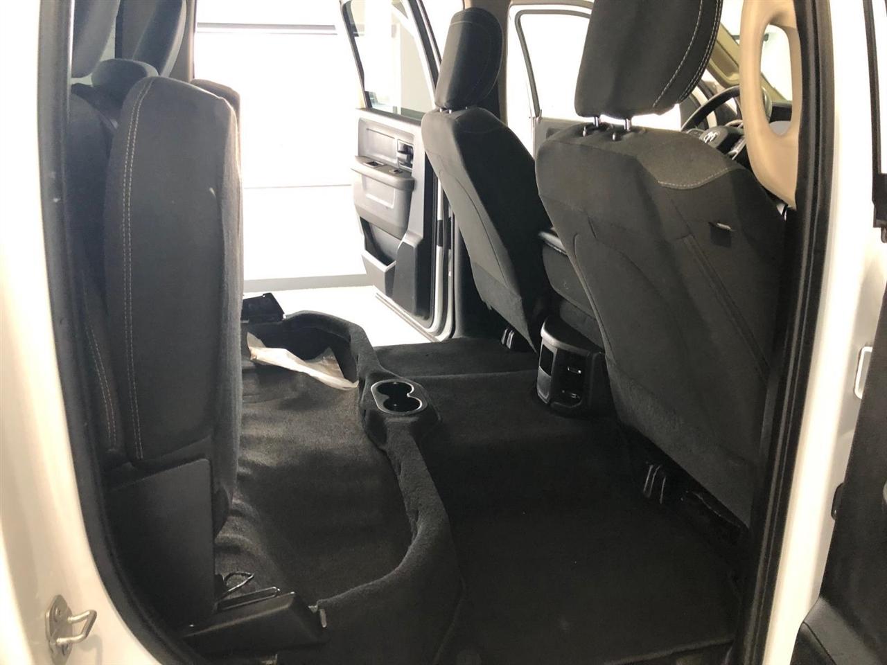 RAM 2500 Tradesman 4x4 Crew Cab 6'4" Box 2020