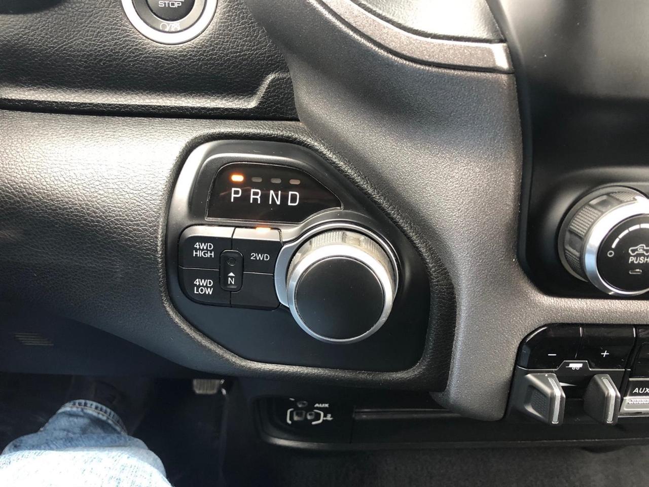 RAM 2500 Tradesman 4x4 Crew Cab 6'4" Box 2020