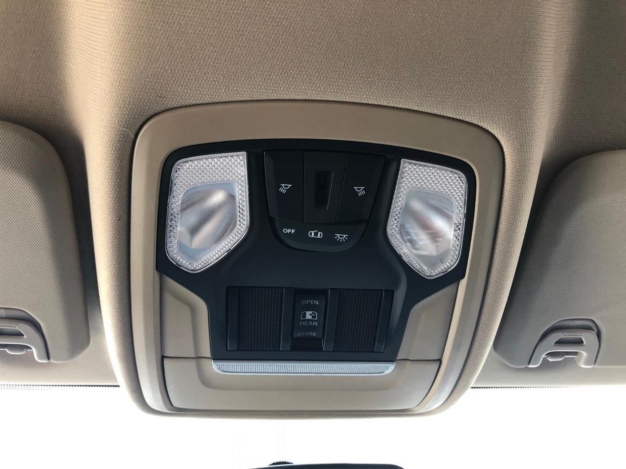 RAM 2500 Tradesman 4x4 Crew Cab 6'4" Box 2020