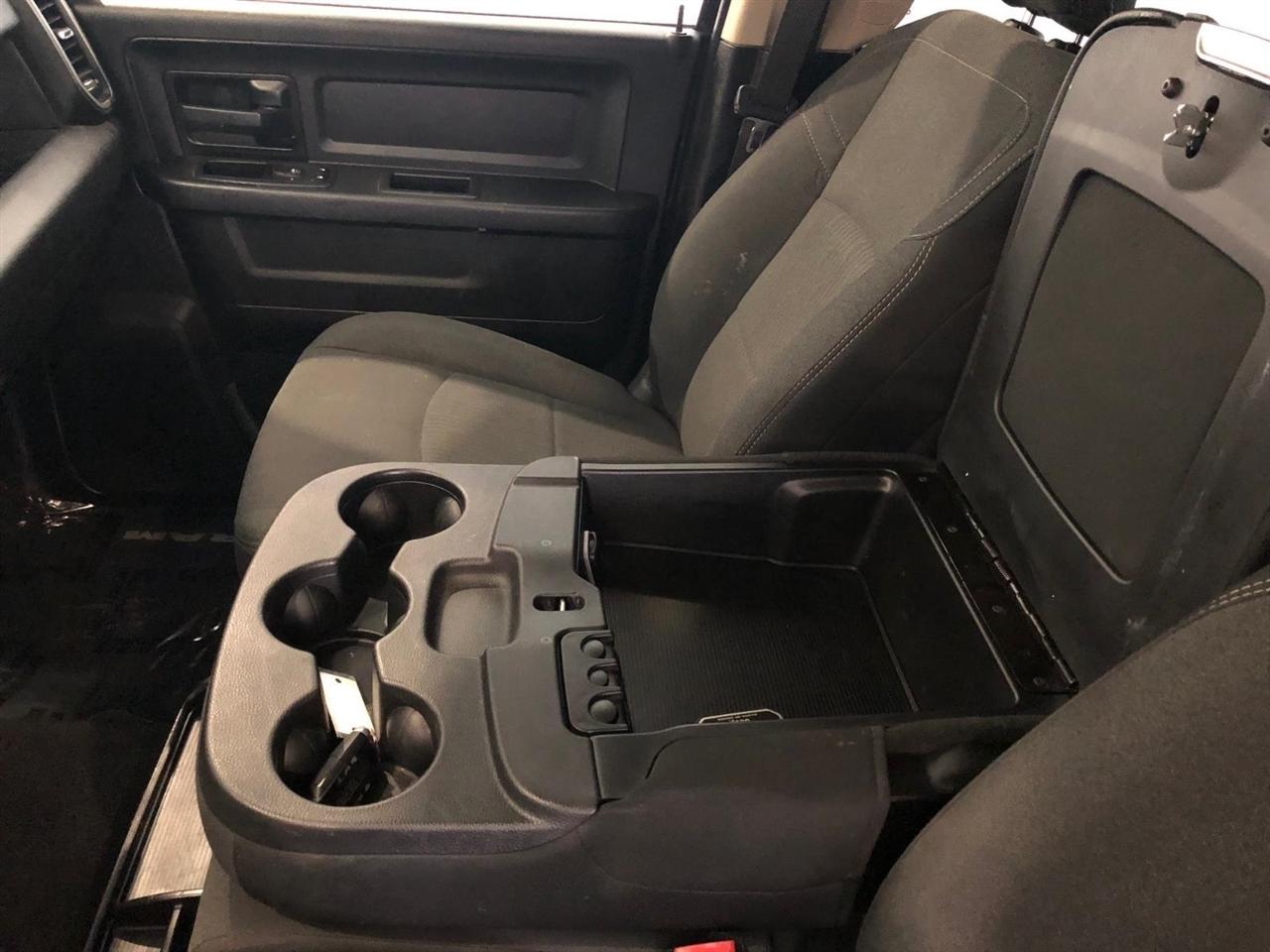 RAM 2500 Tradesman 4x4 Crew Cab 6'4" Box 2020