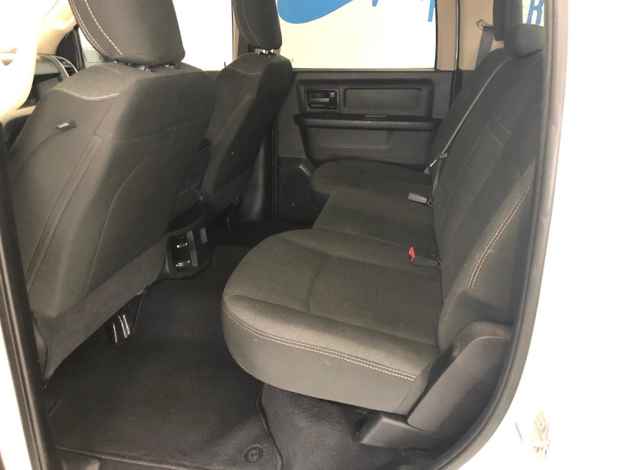 RAM 2500 Tradesman 4x4 Crew Cab 6'4" Box 2020