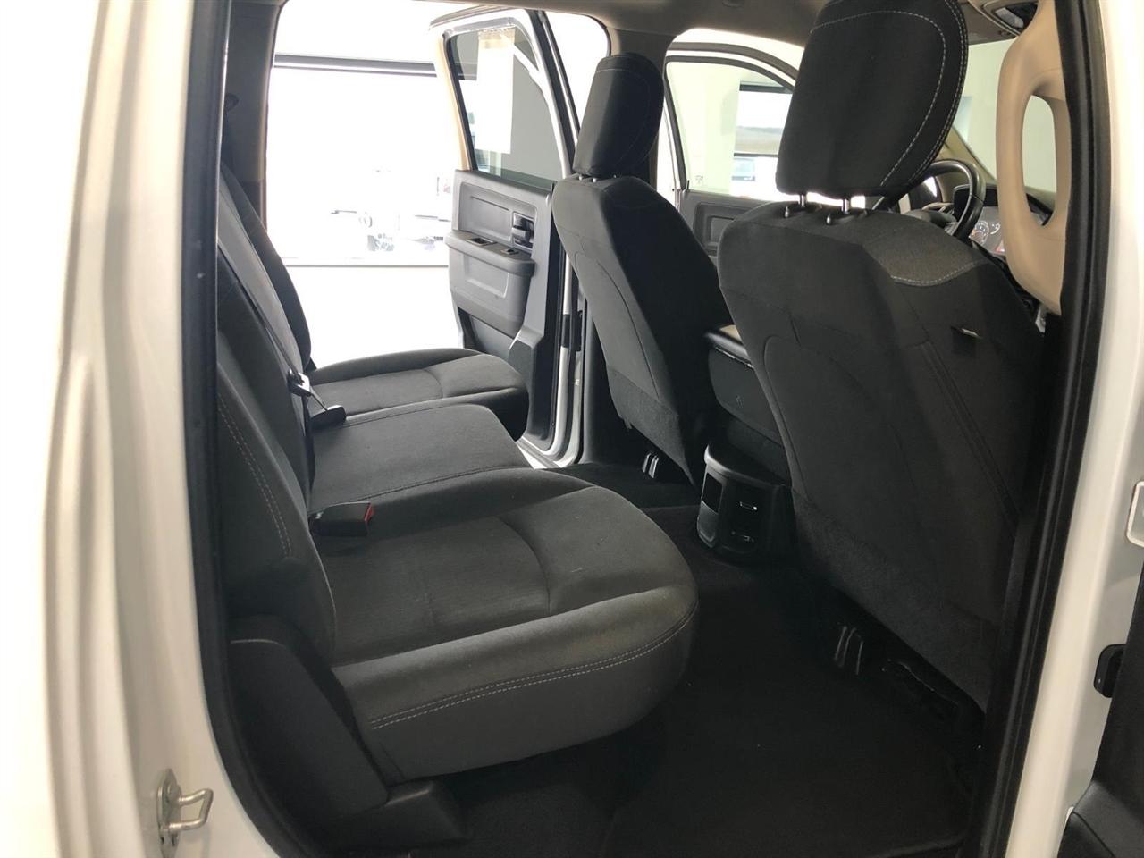 RAM 2500 Tradesman 4x4 Crew Cab 6'4" Box 2020