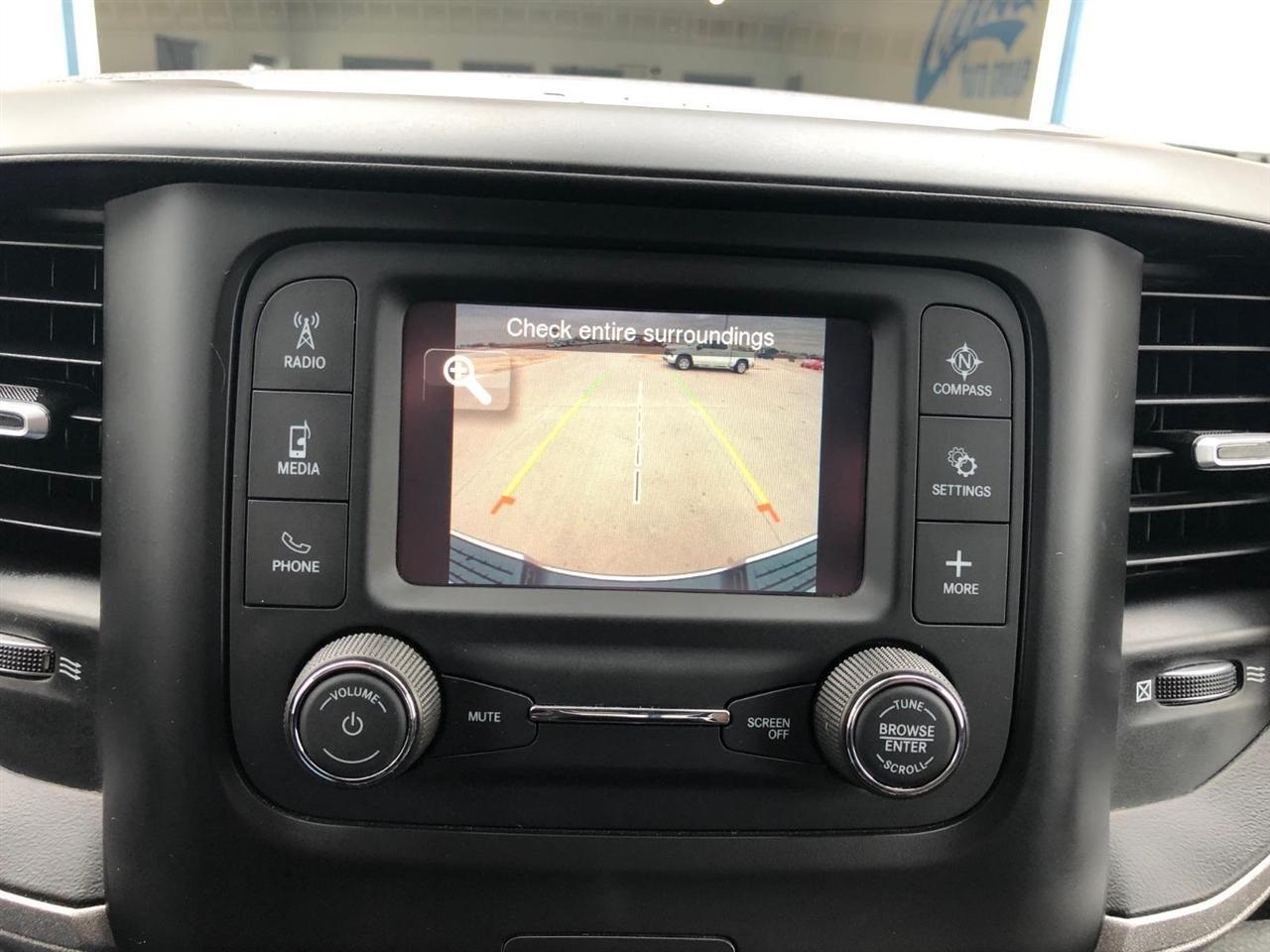 RAM 2500 Tradesman 4x4 Crew Cab 6'4" Box 2020