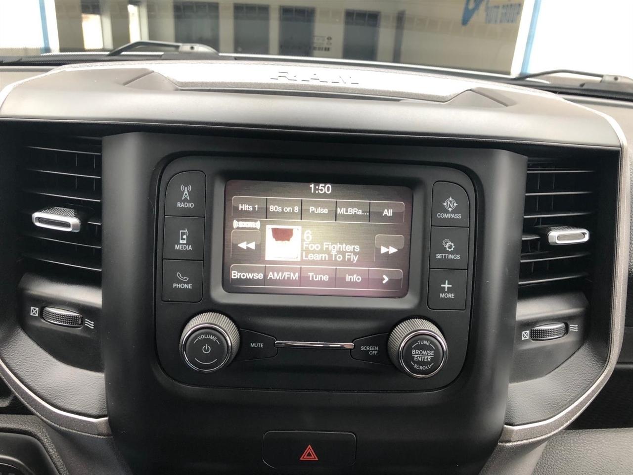 RAM 2500 Tradesman 4x4 Crew Cab 6'4" Box 2020