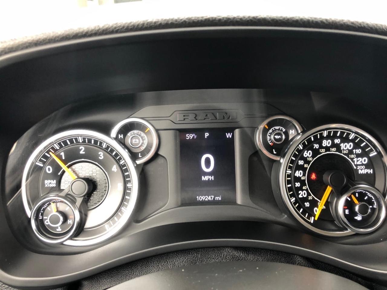 RAM 2500 Tradesman 4x4 Crew Cab 6'4" Box 2020