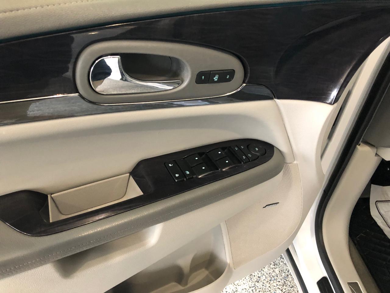 Buick Enclave AWD 4dr Premium 2017