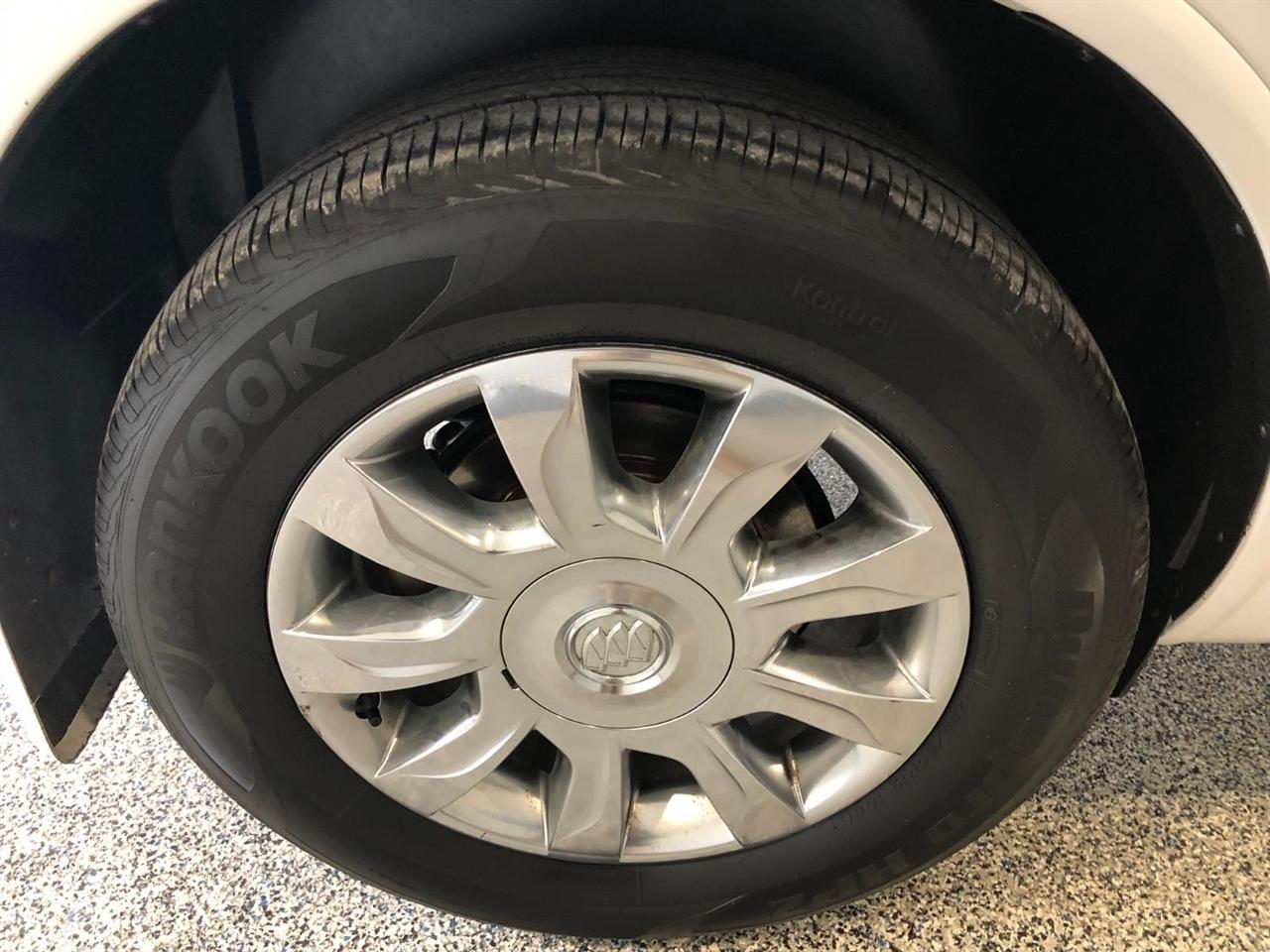 Buick Enclave AWD 4dr Premium 2017