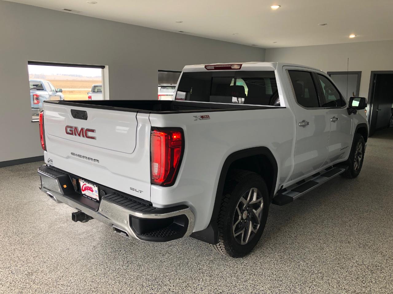 GMC Sierra 1500 4WD Crew Cab 147" SLT 2026