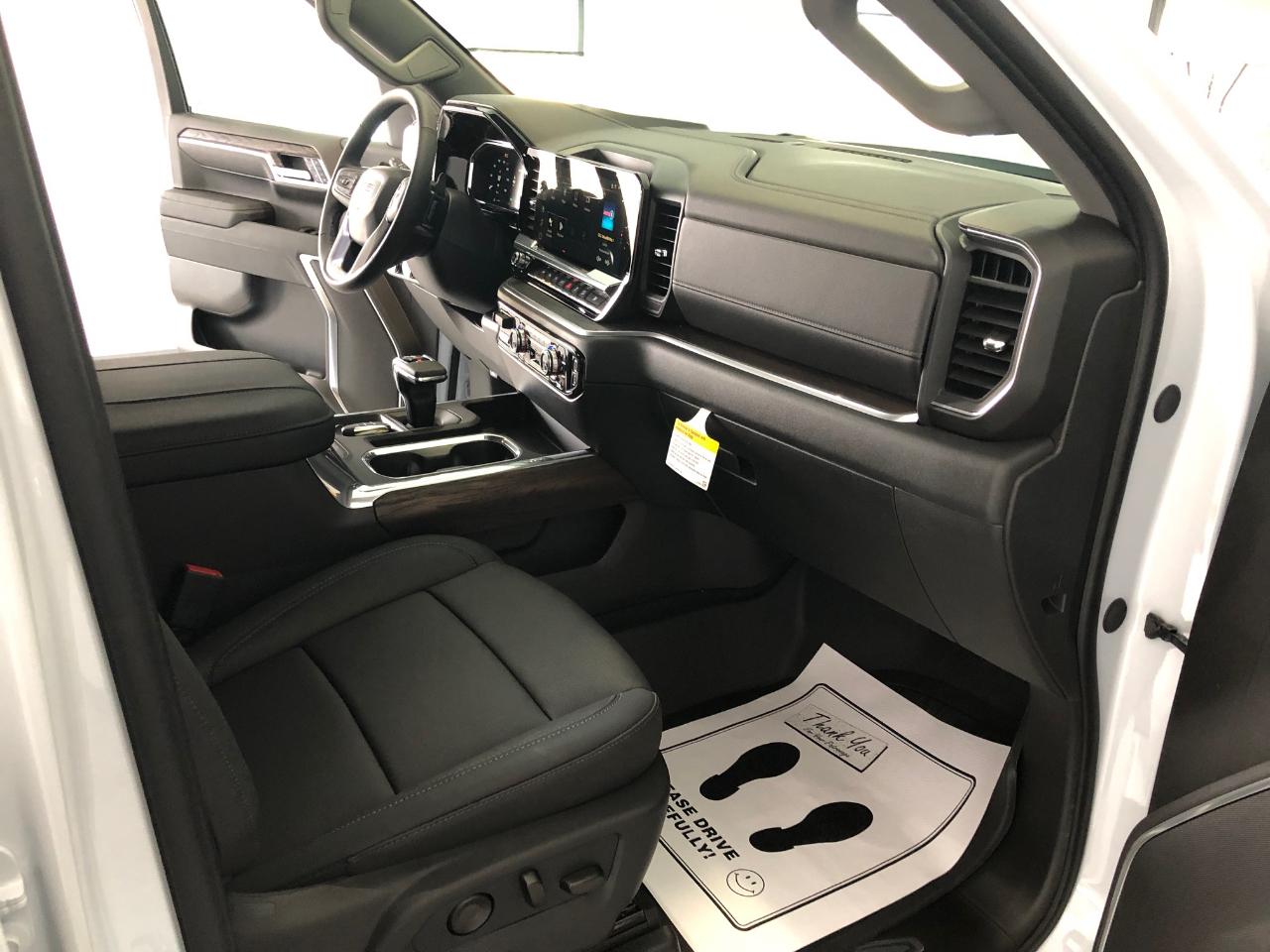 GMC Sierra 1500 4WD Crew Cab 147" SLT 2026