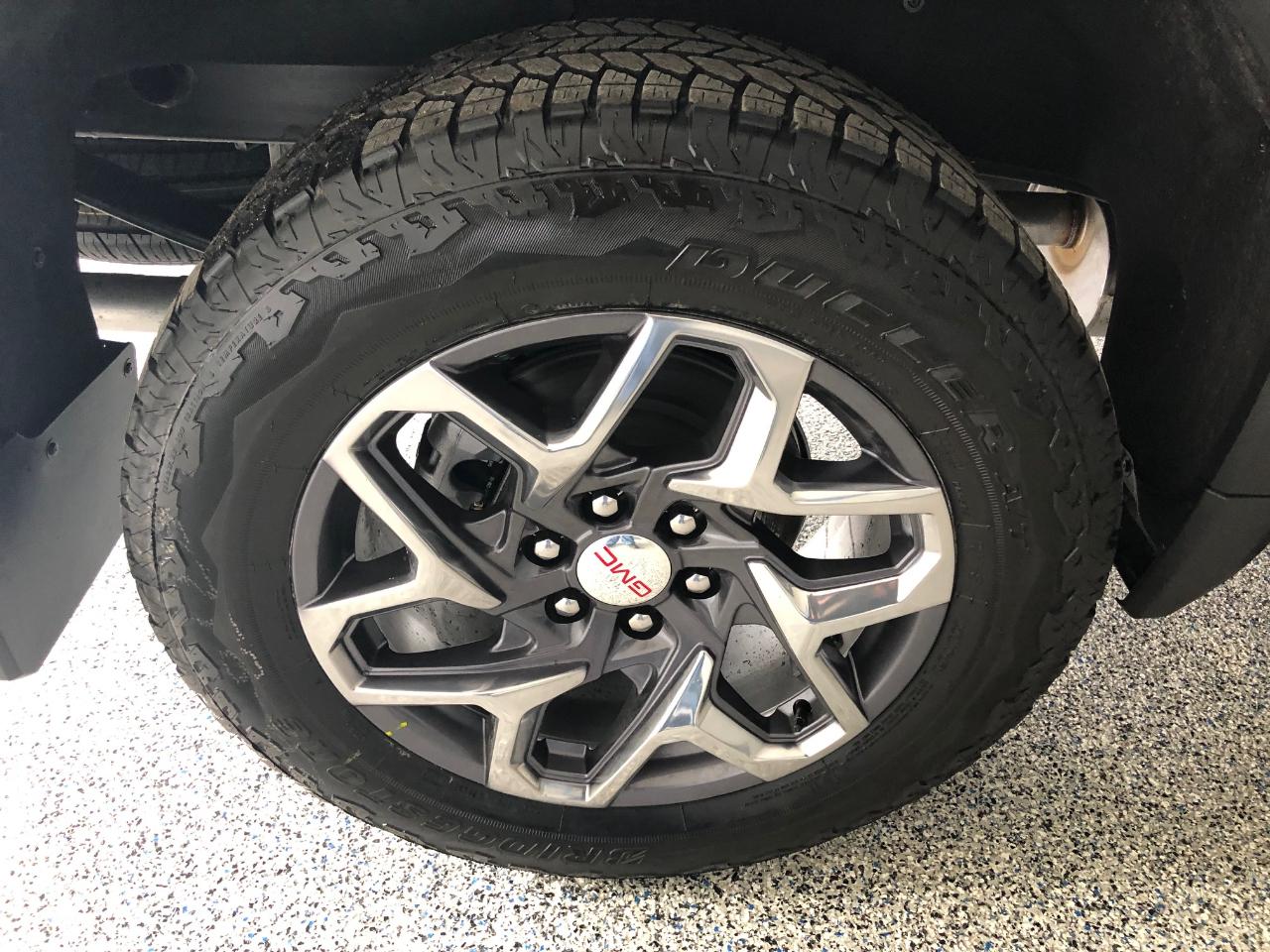 GMC Sierra 1500 4WD Crew Cab 147" SLT 2026