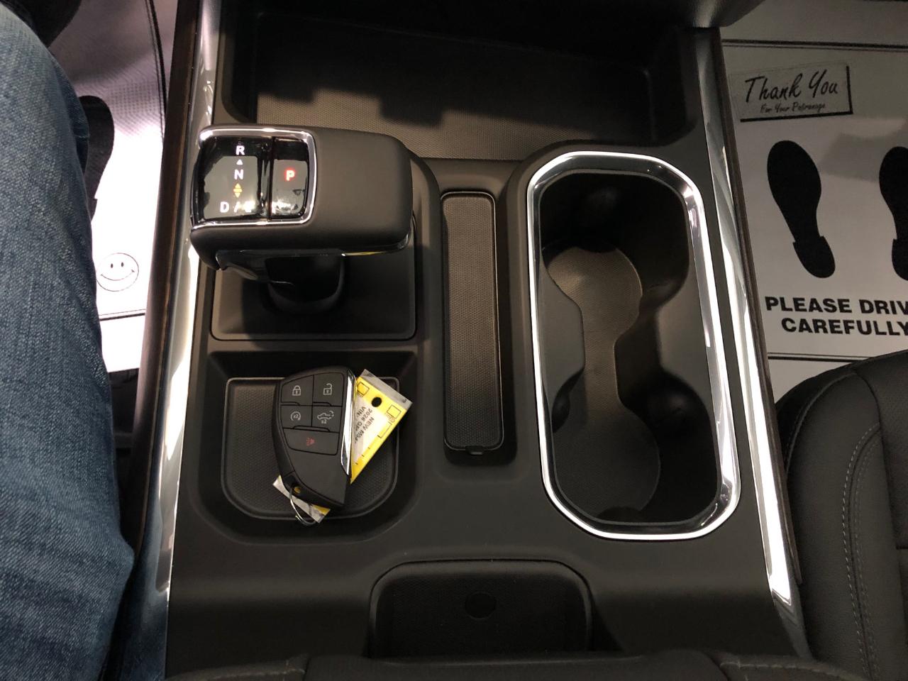 GMC Sierra 1500 4WD Crew Cab 147" SLT 2026