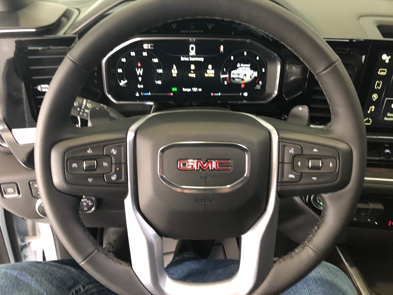 GMC Sierra 1500 4WD Crew Cab 147" SLT 2026