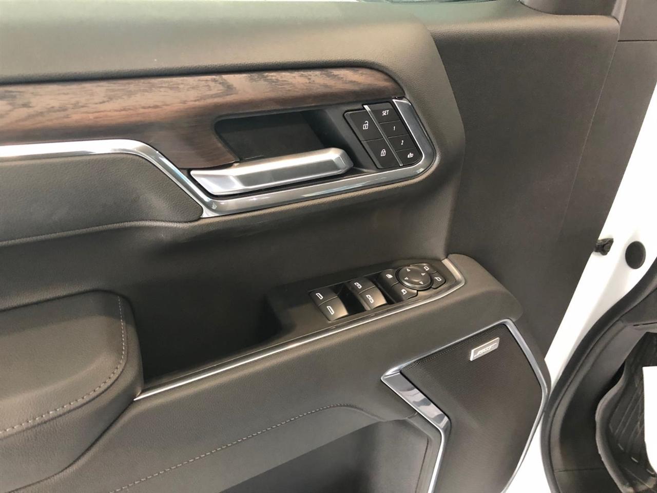 GMC Sierra 1500 4WD Crew Cab 147" SLT 2026