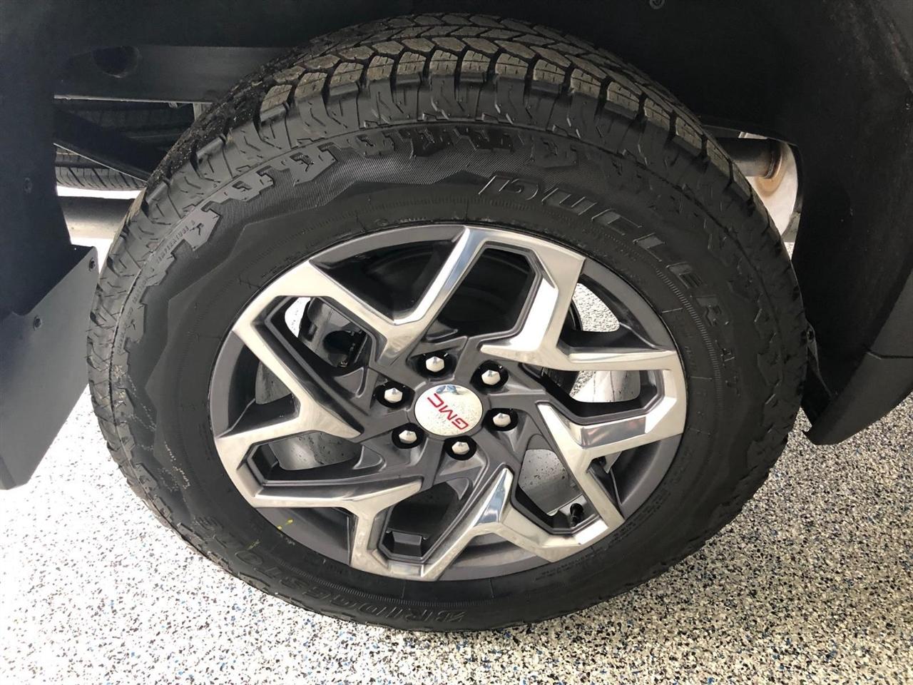 GMC Sierra 1500 4WD Crew Cab 147" SLT 2026