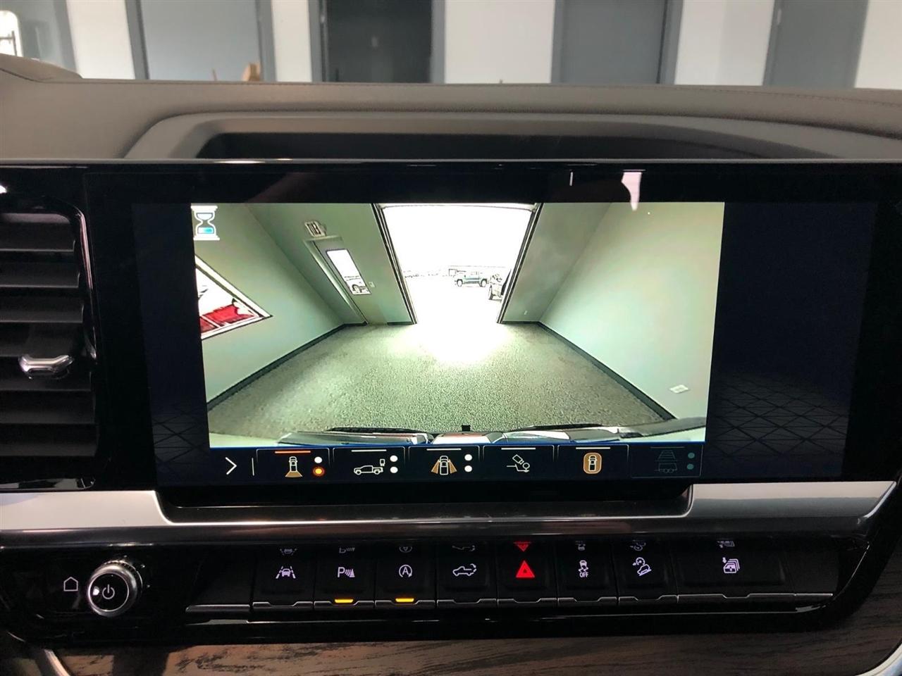 GMC Sierra 1500 4WD Crew Cab 147" SLT 2026