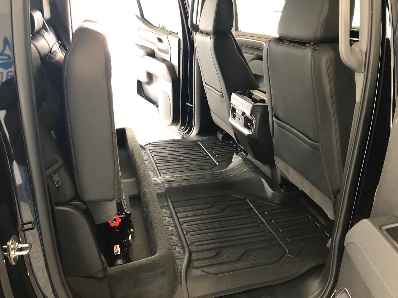 GMC Sierra 1500 4WD Crew Cab 147" SLT 2026